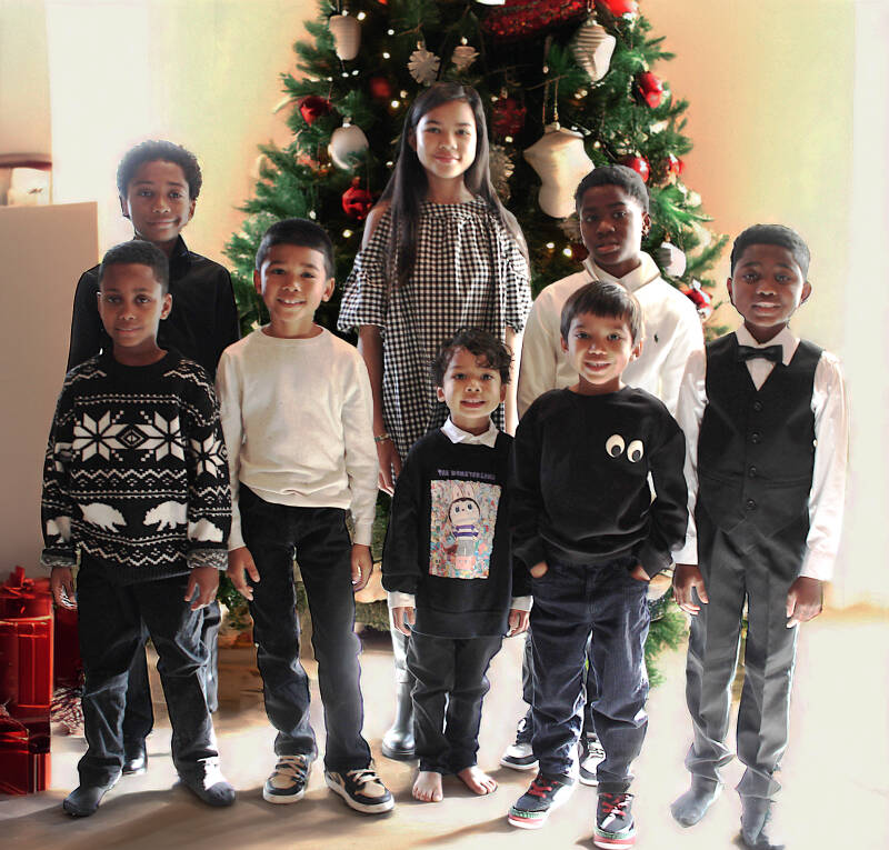 christmas-tree-children-group-portrait-tammy-brewer-photography-jpeg-standard.jpg