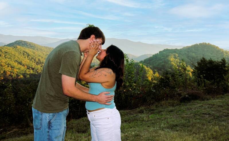 foothills-parkway-smoky-mountain-fall-surprise-proposal-embrace-tammy-brewer-photography-jpg-standard.jpg
