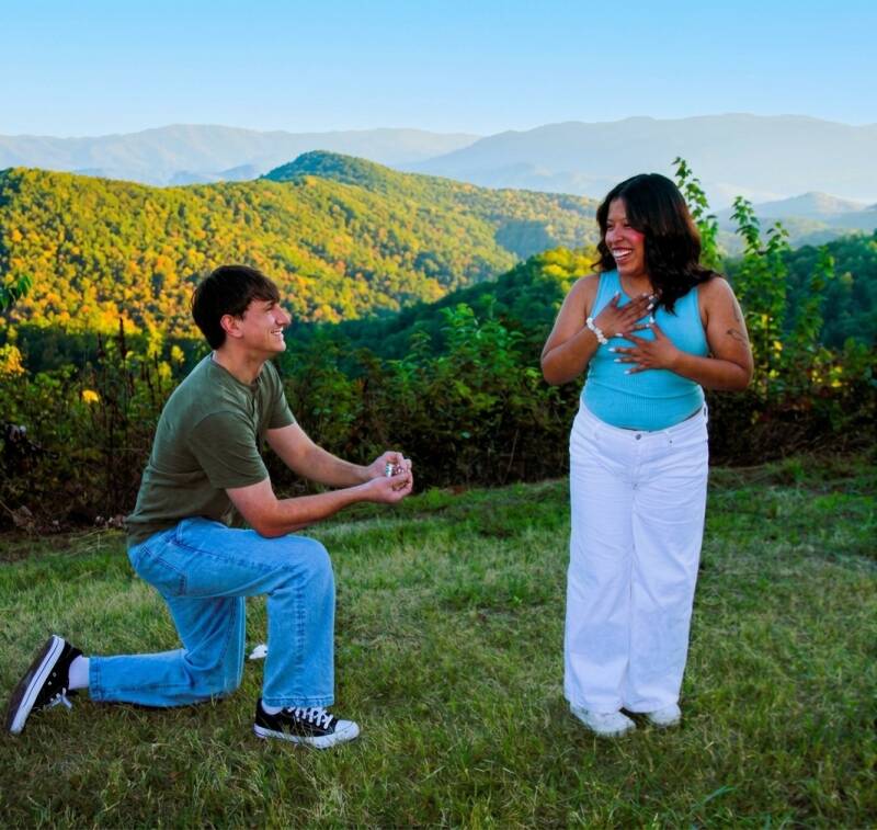 foothills-parkway-tail-of-the-dragon-surprise-proposal-engagement-tammy-brewer-photography-jpg-standard.jpg