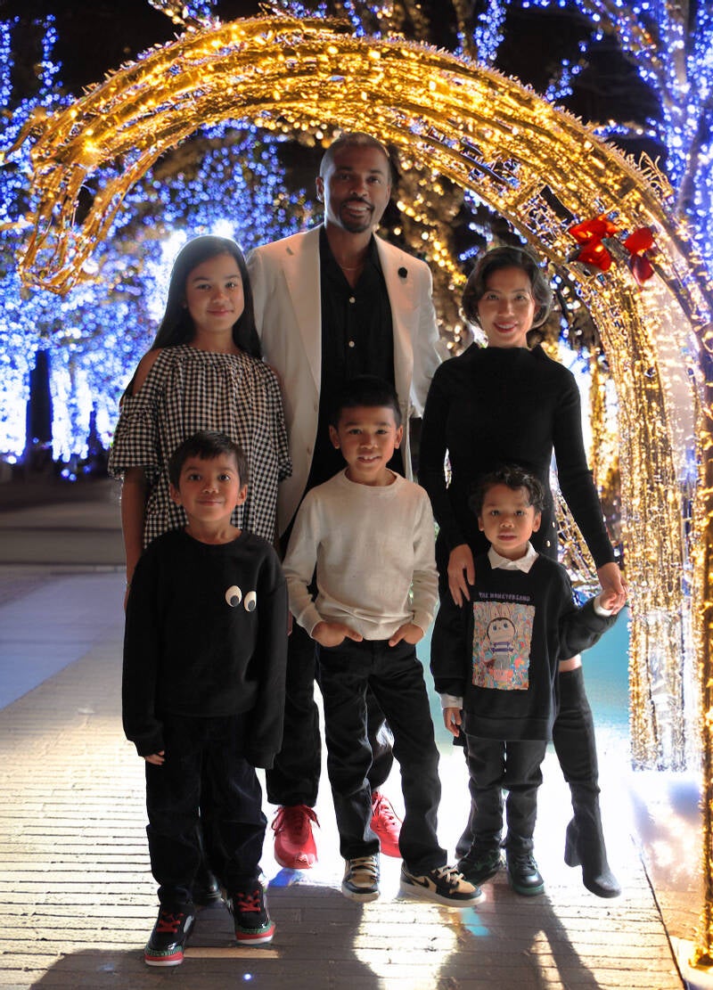 holiday-light-display-family-portrait-tammy-brewer-photography-jpeg-standard.jpg