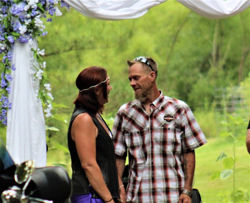 outdoor-wedding-ceremony-altar-biker-theme-tammy-brewer-photography-jpeg-standard.jpg
