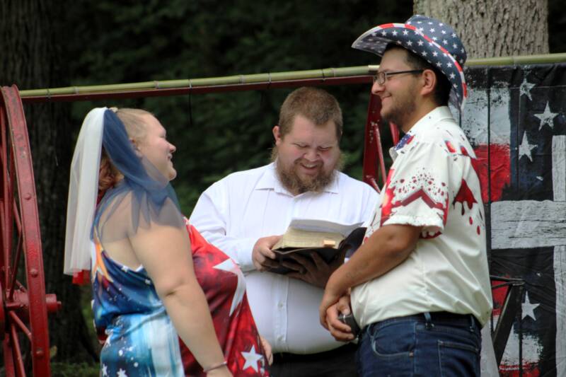 patriotic-themed-outdoor-wedding-vows-tammy-brewer-photography-jpeg-standard.jpg