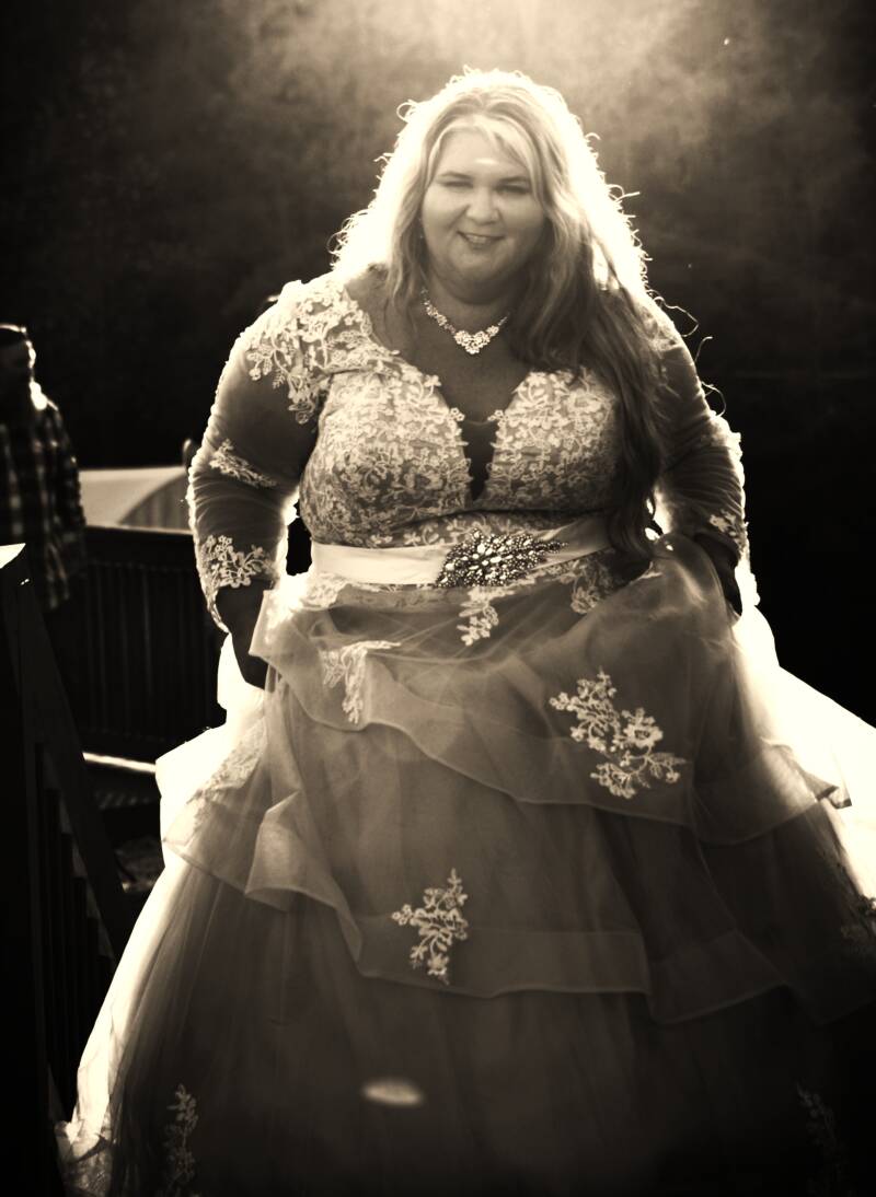 sepia-bridal-gown-lace-portrait-tammy-brewer-photography-jpeg-standard.jpg