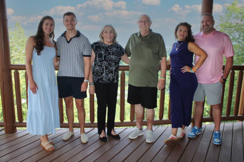 smoky-mountain-cabin-deck-family-portrait-tammy-brewer-photography-jpeg-standard.jpg