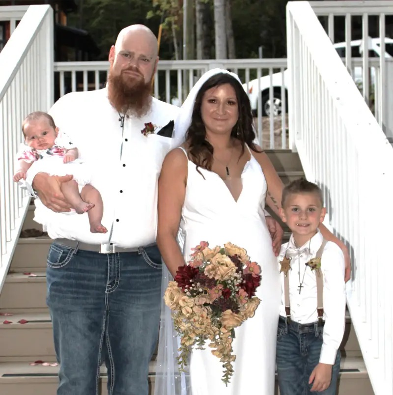 smoky-mountain-cabin-wedding-country-wedding-attire-family-wedding-photography-elopement-with-kids-standard.webp