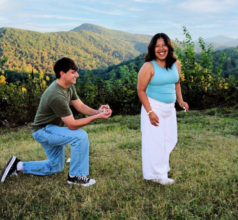 tail-of-the-dragon-smoky-mountain-fall-surprise-proposal-reaction-tammy-brewer-photography-jpg-standard.jpg
