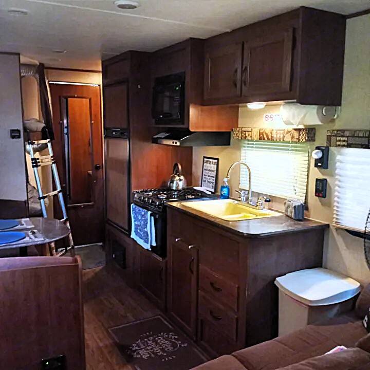 tammy-brewer-photography-jayco-jay-flight-slx-kitchen-jpeg-standard.jpg