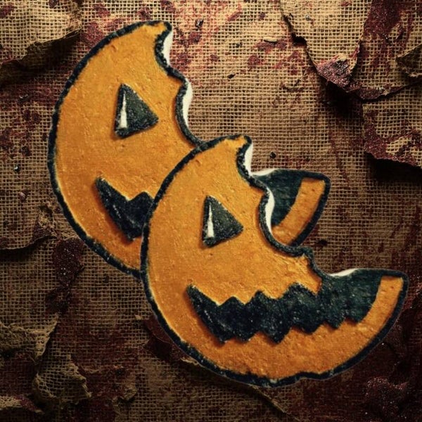 Double Trouble: Hallowsevil’s Haunted Bath Bomb Set (4 oz weight total)