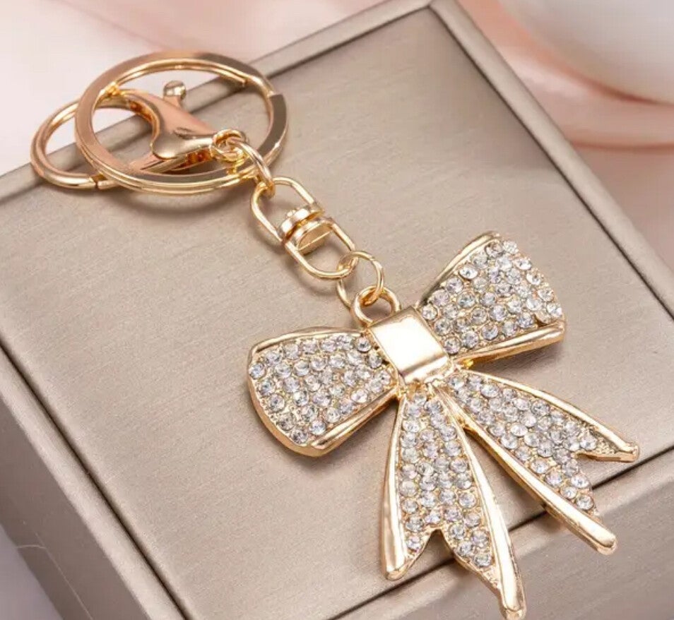 Veskepynt sløyfe med diamant