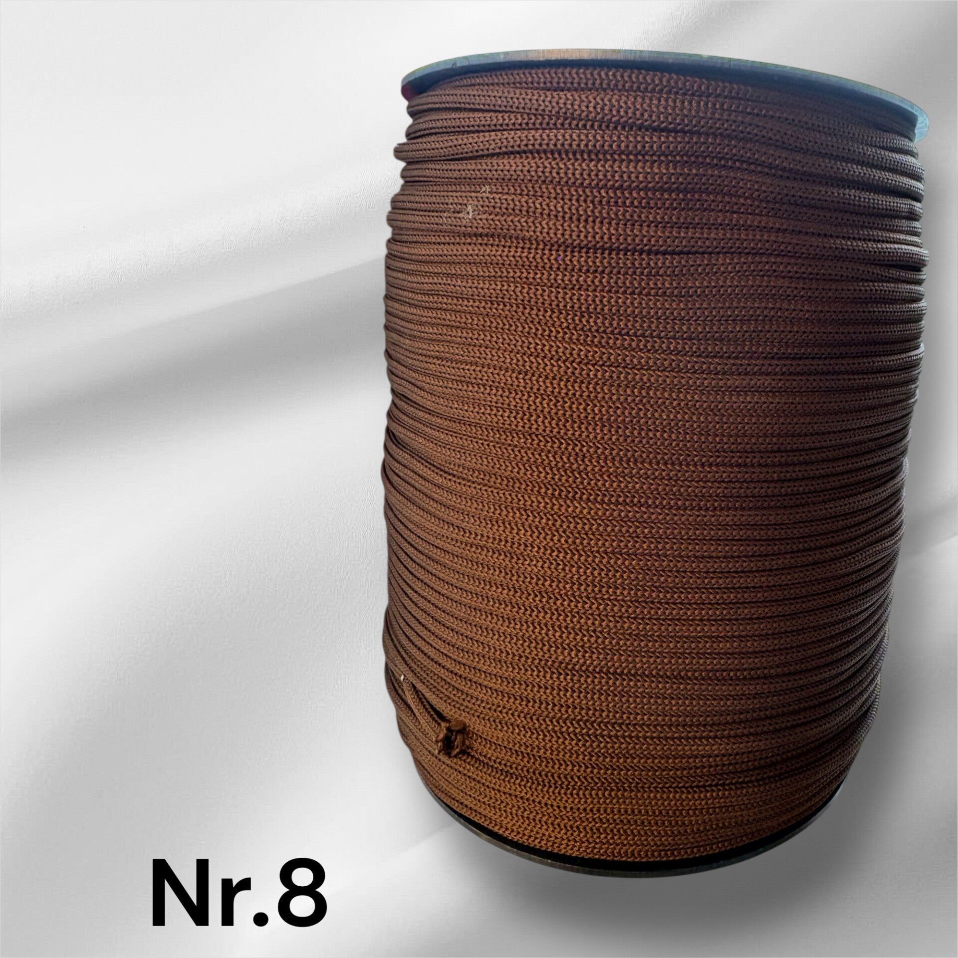 Nr.8 Sjokolade Brun 4mm flat tråd