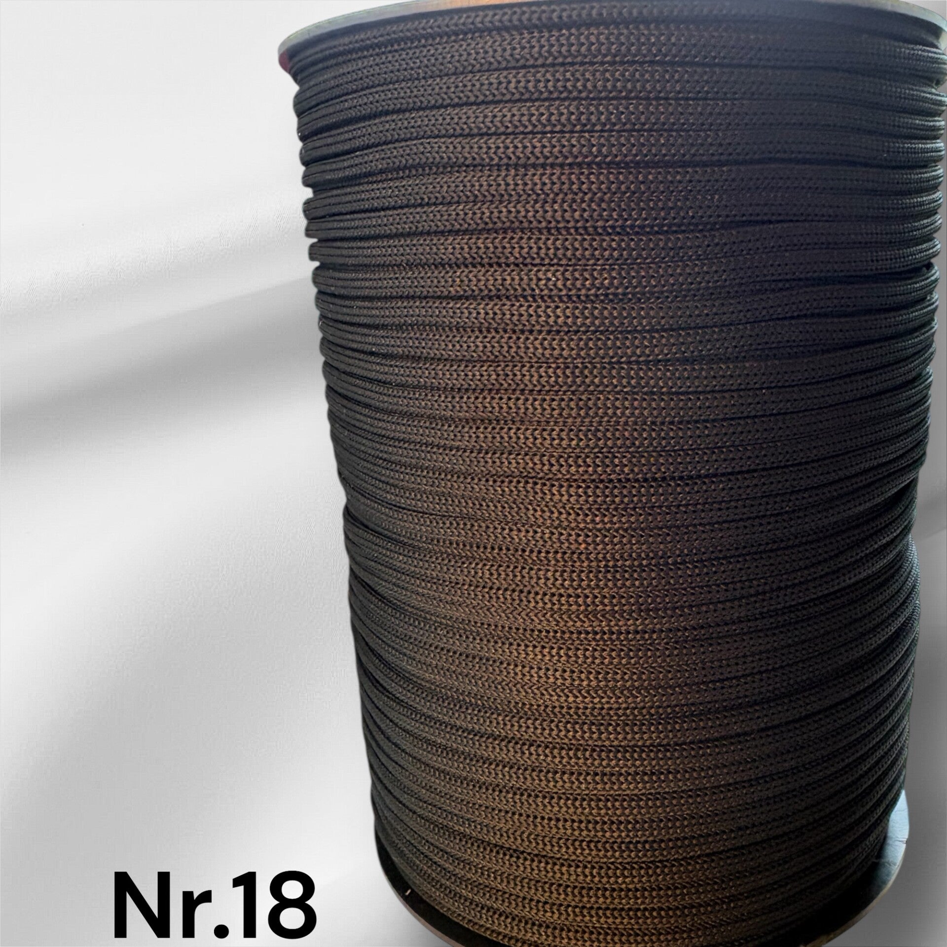 Nr.18 Sort 4mm flat tråd