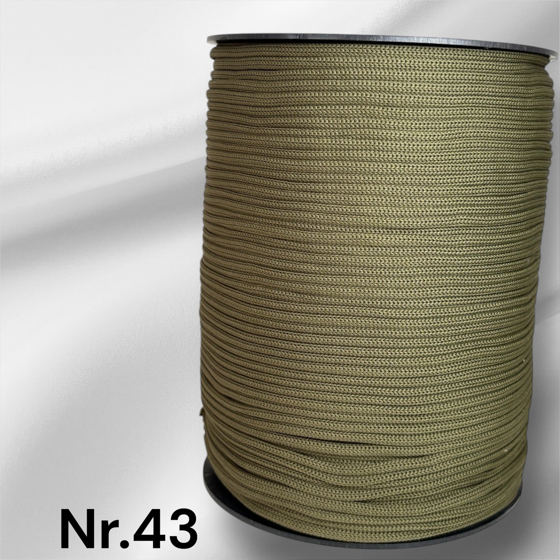 Nr.43 Lys Army grønn 4mm flat tråd