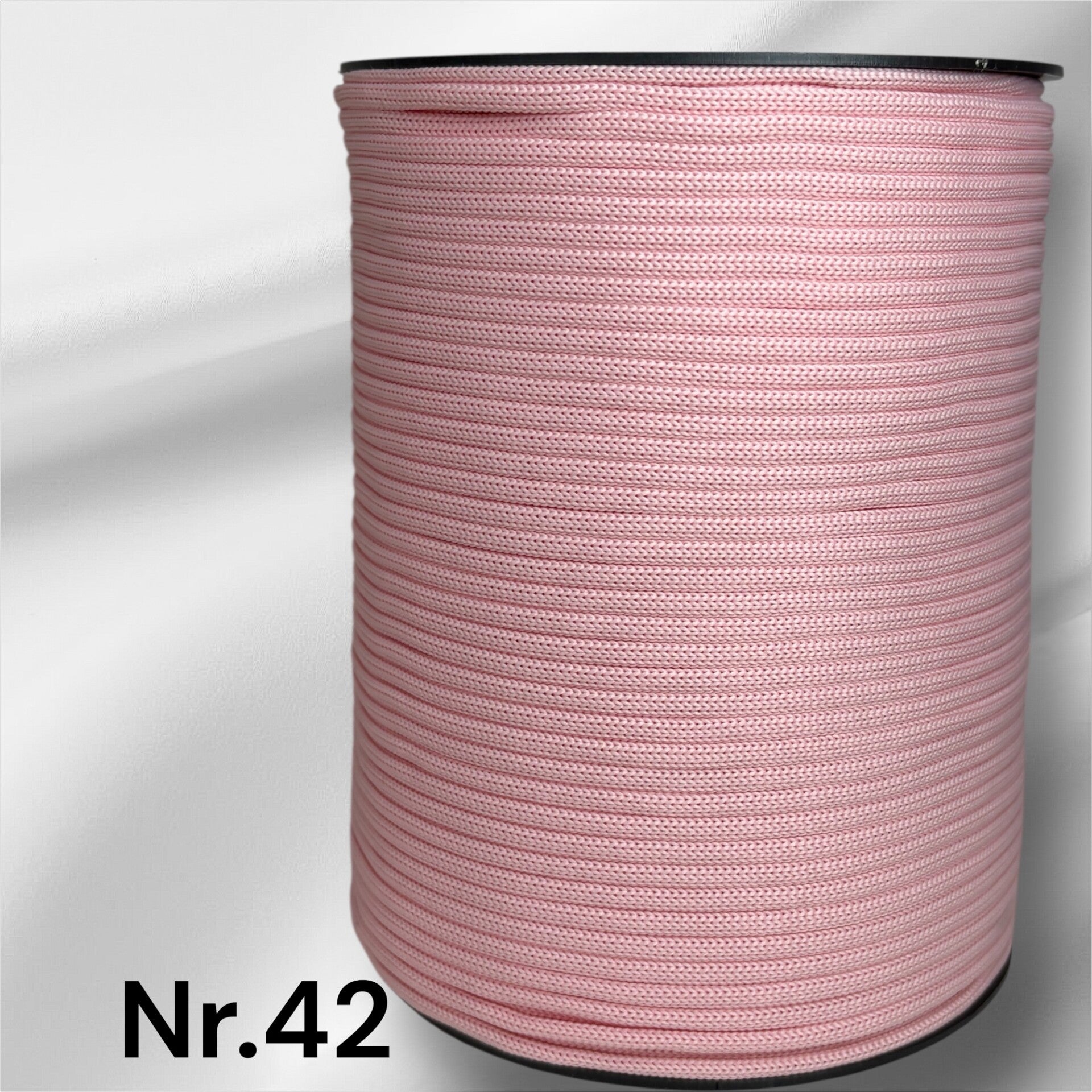 Nr.42 Babyrosa 4mm flat tråd