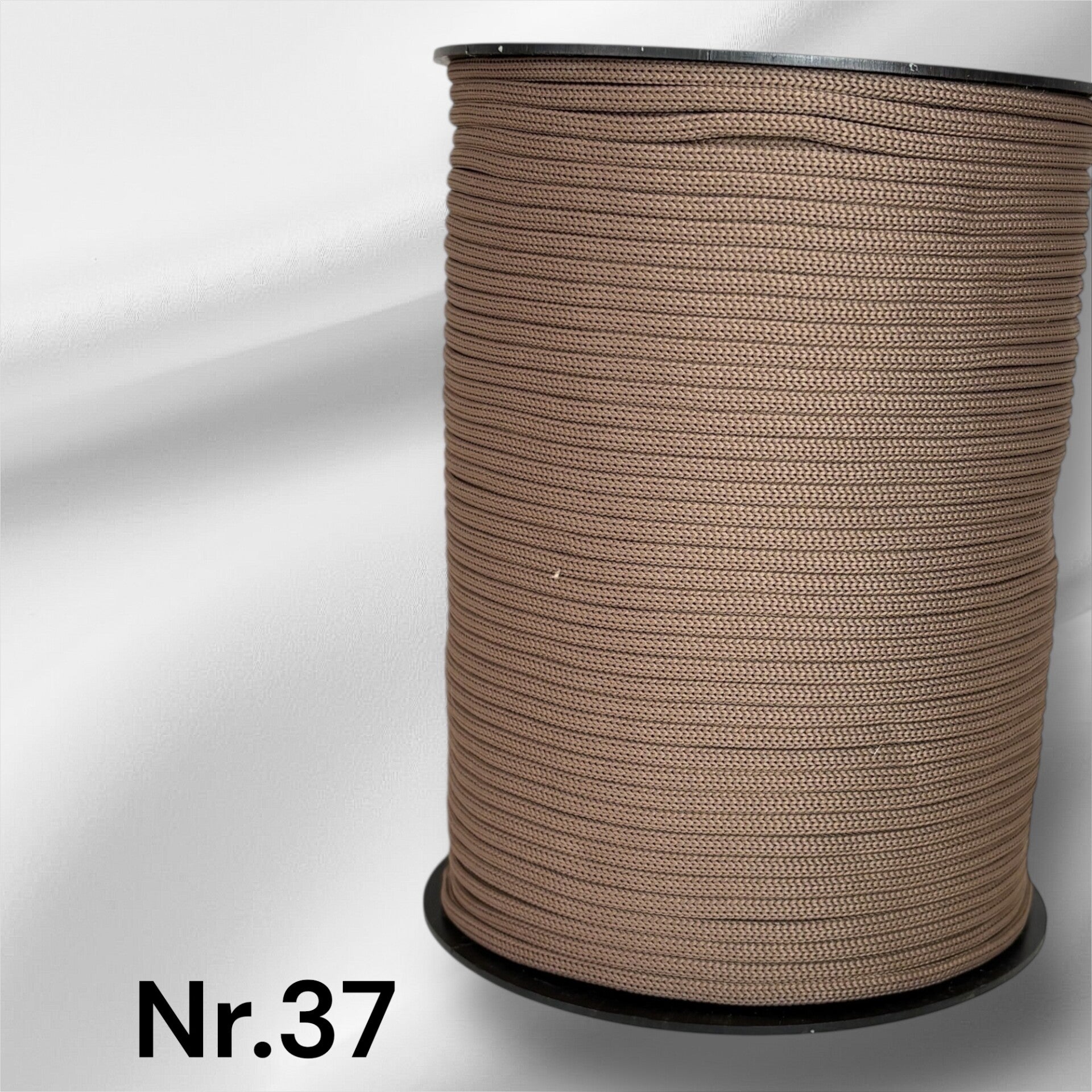 Nr.37 Muskat 4mm flat tråd