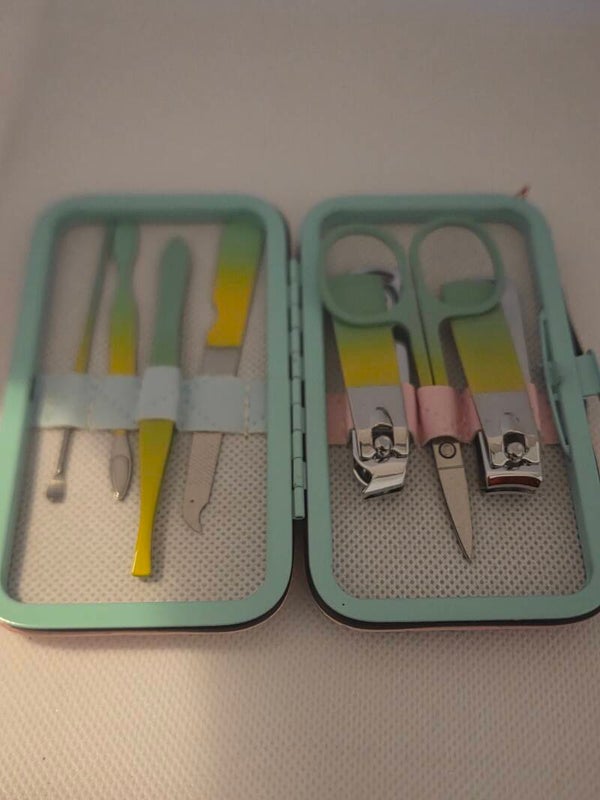 Randomly picked nail tool kits
