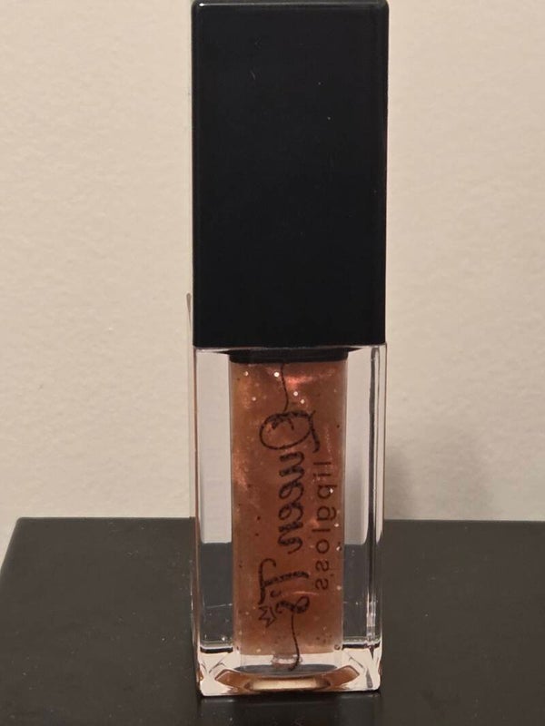 Ruby red lipgloss