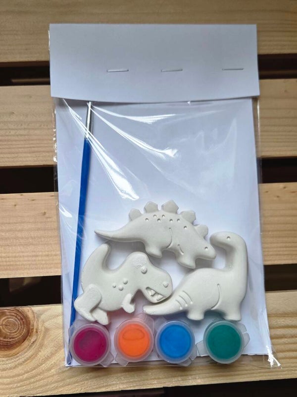Paintable plaster figurines