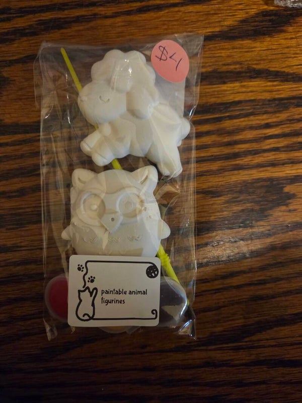 Paintable animal figurine kits