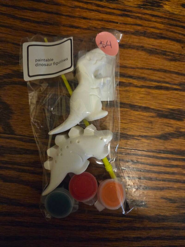 Paintable dinosaur figurine kits