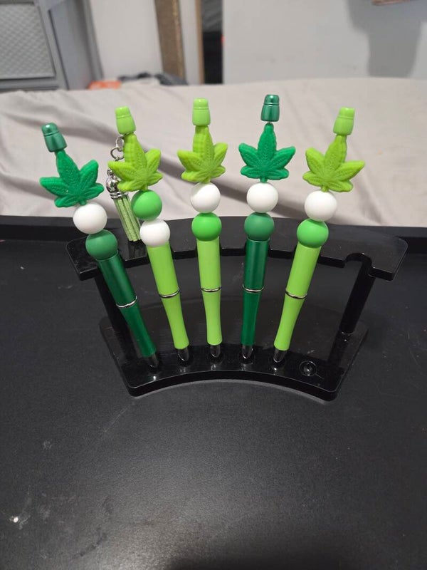 Randomly picked Leaf pens