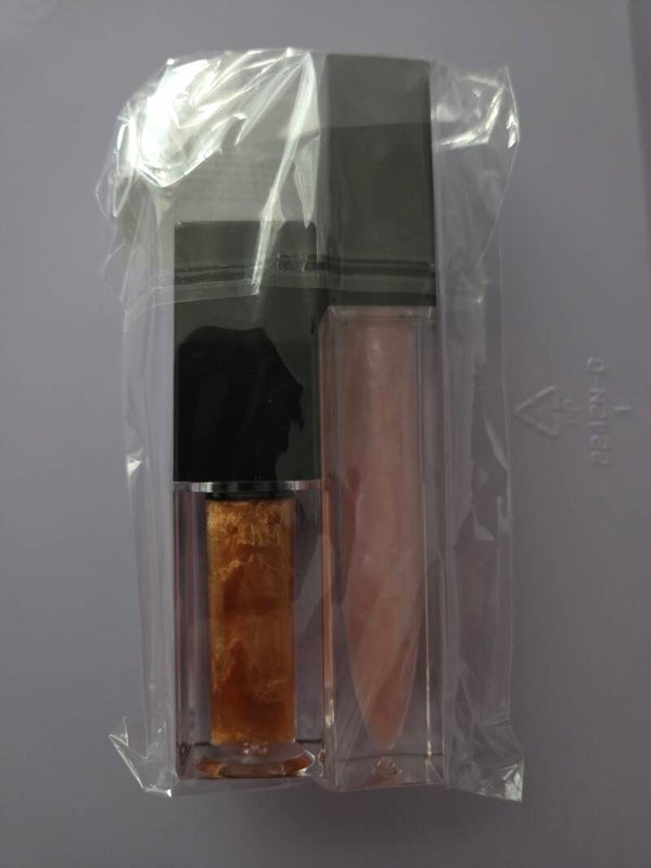 2 count lipglosses