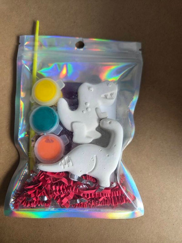 Paintable dinosaur figurines