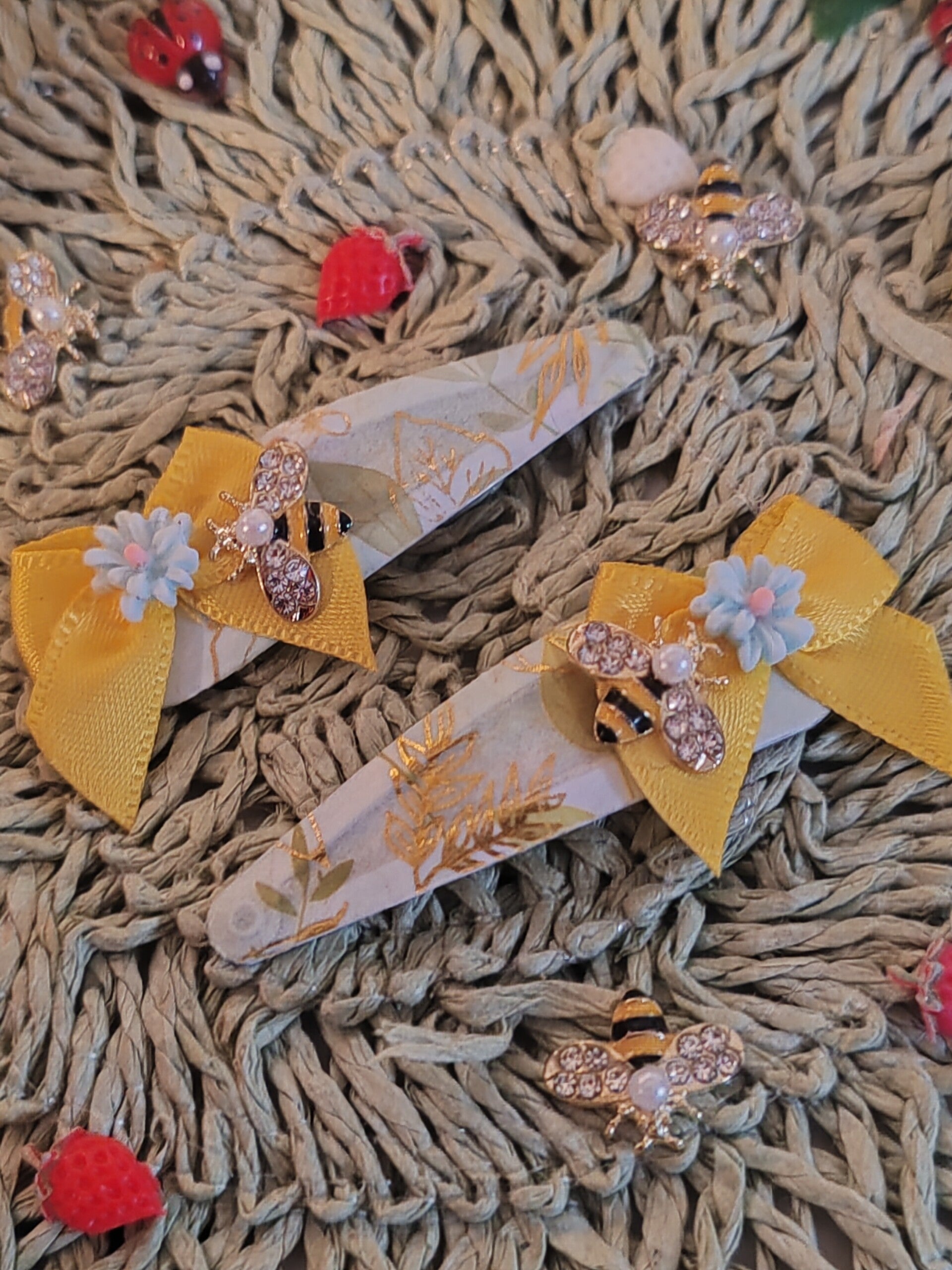 barrettes abeilles