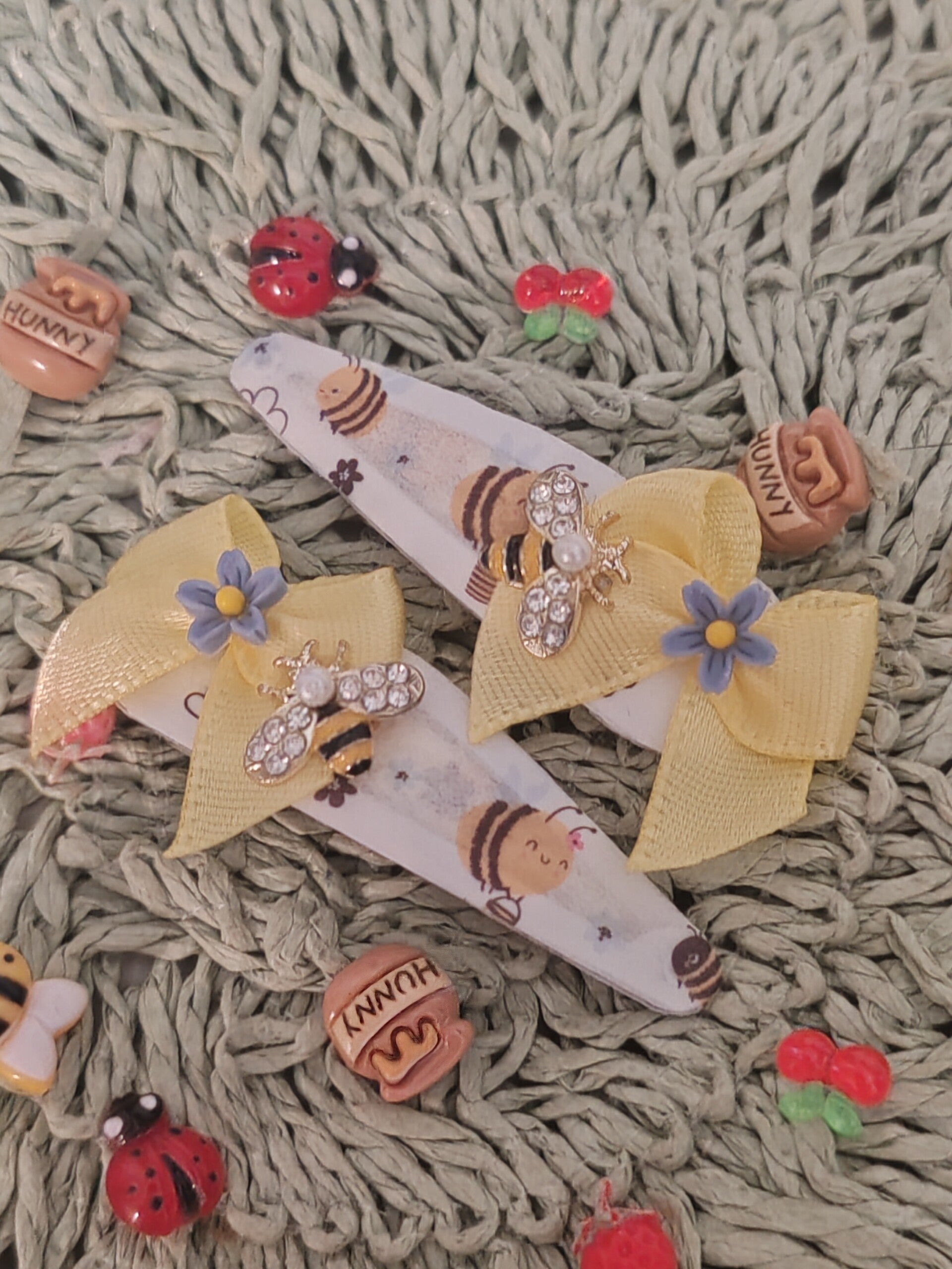 barrettes abeilles