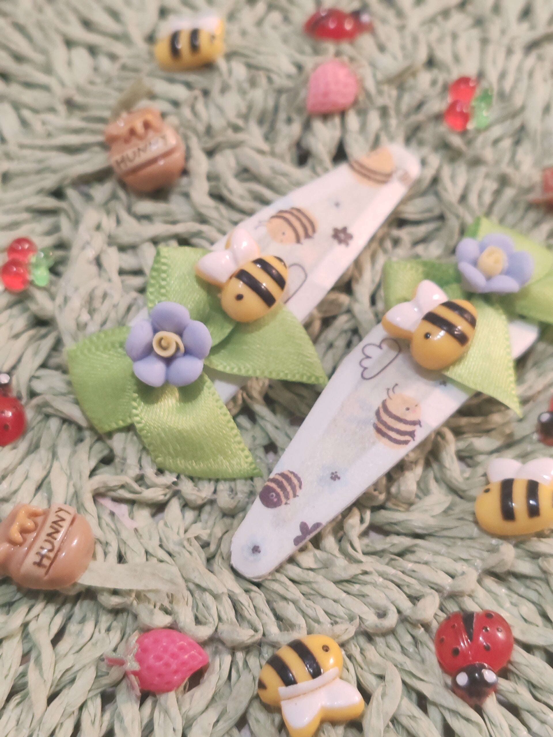 barrettes abeilles