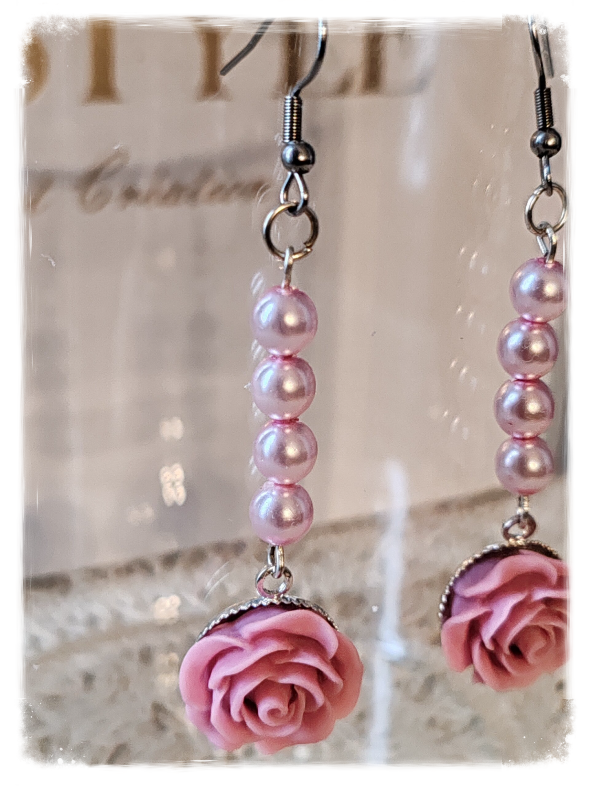 BOUCLE D'OREILLE ROSE rose