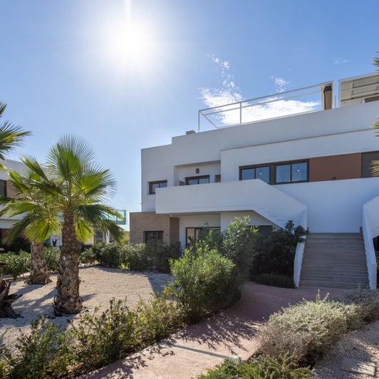 Modern appartement met privé balkon en dakterras in Vistabella Golf, Orihuela Costa in Alicante