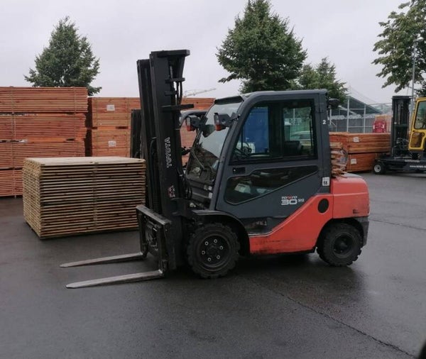 2104 - Toyota 02-8FGF30