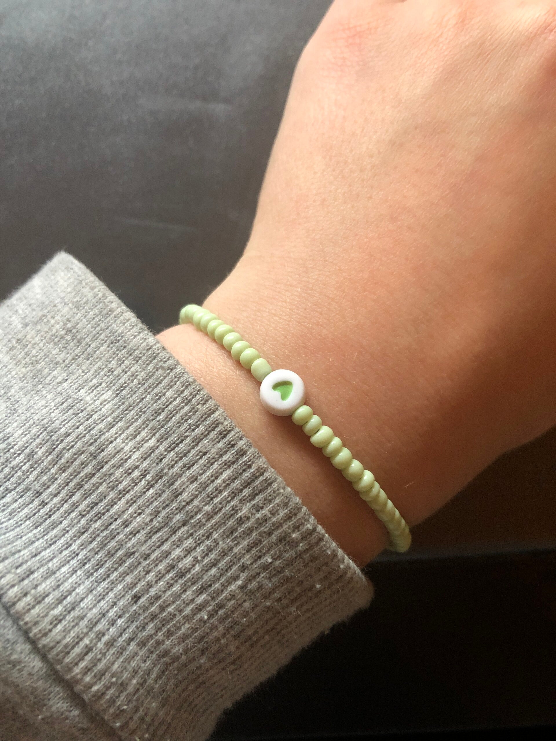 Groen hartjes armbandje