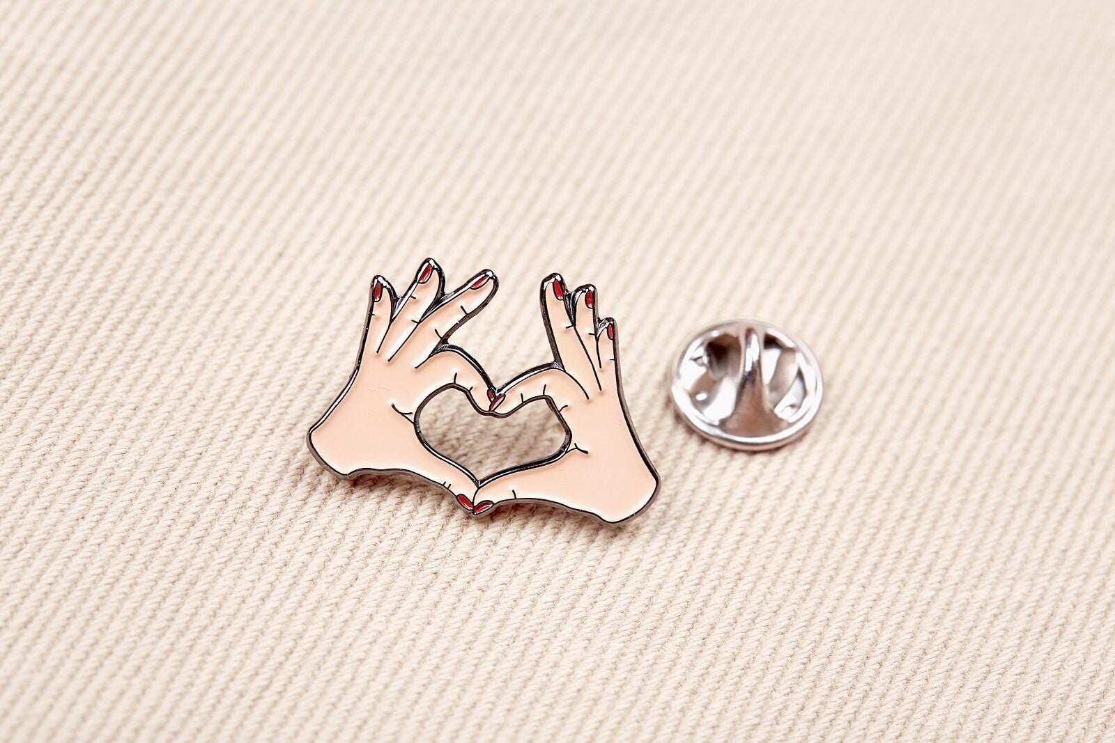 Kaart + pin amore