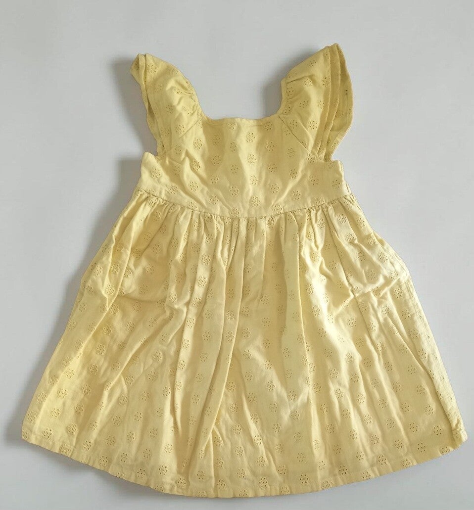 Robe été jaune avec sa culotte, taille 18 mois. Kiabi.