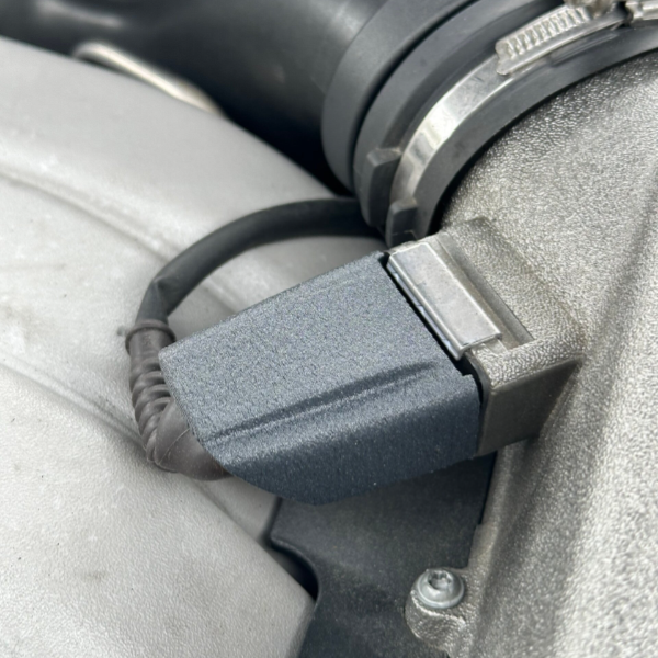 Mercedes Benz MAF-anturin suojakansi " OEM nro A1560940014"