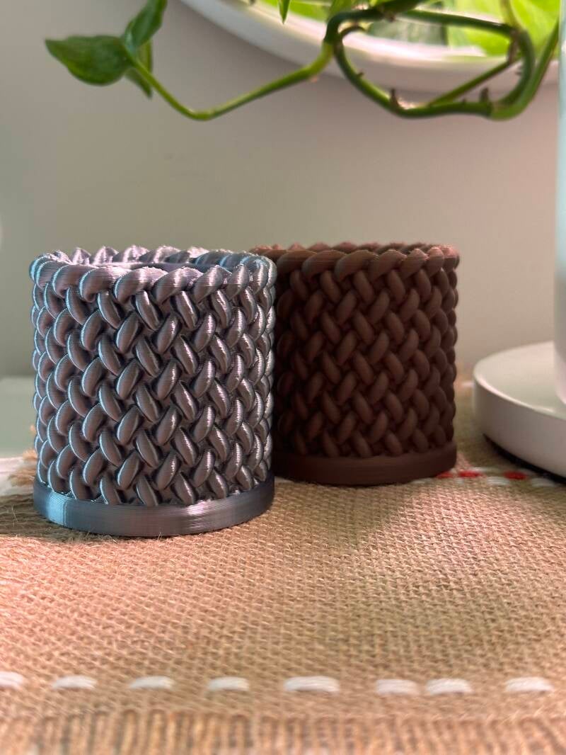 Itse 3D-mallinnettu ja -tulostettu pieni kuppi