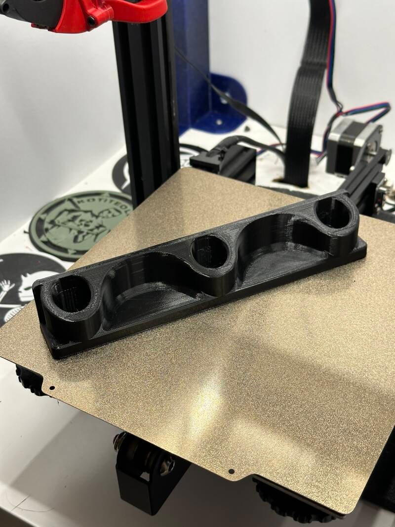 Pilkemaster-klapikoneen kuljettimen kola. Tällä hetkellä kovassa testissä yhdessä koneessa. Testataan kestävyys vs alkuperäinen osa.