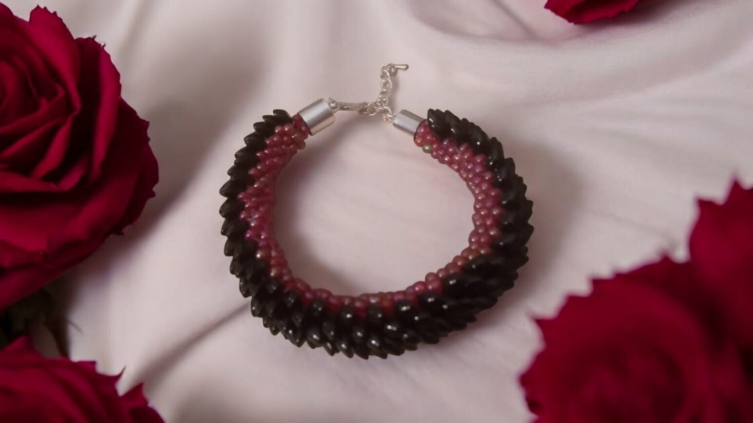 🐉 Bracelet Dragon Bangle – Écailles de Dragon Noir