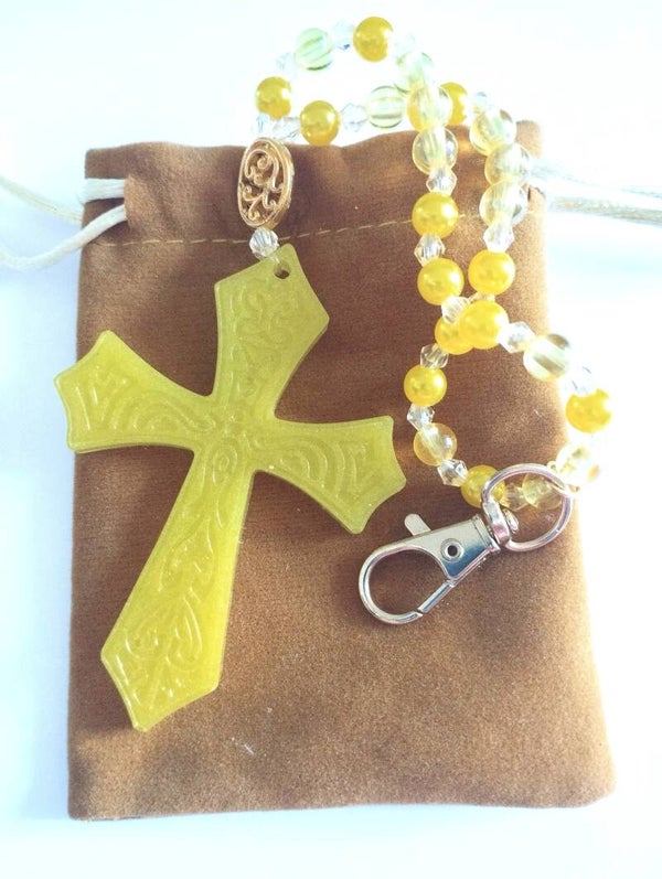 Bijou de sac – Croix lumière & énergie 💛✨