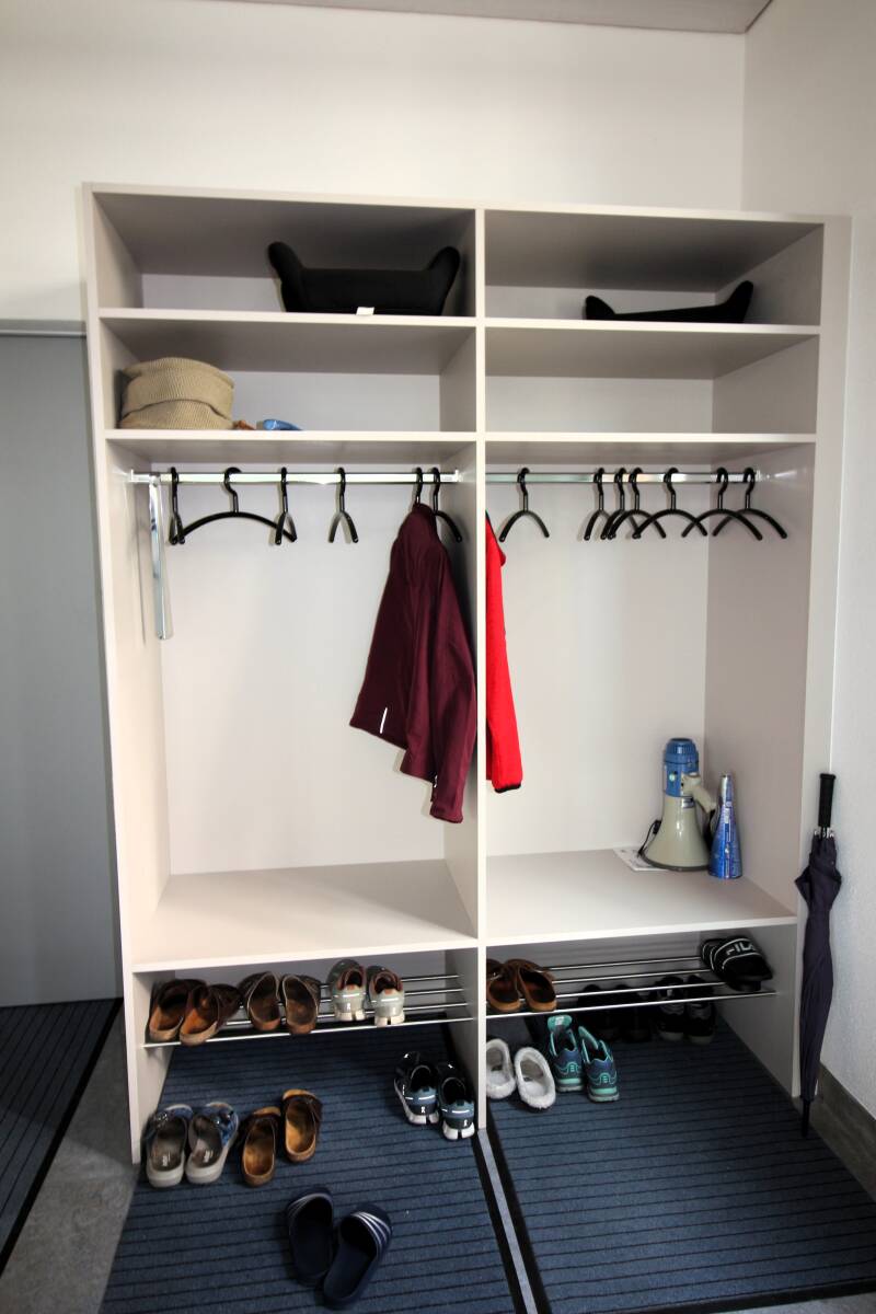 garderobe_02-standard-qcsjwm.jpg