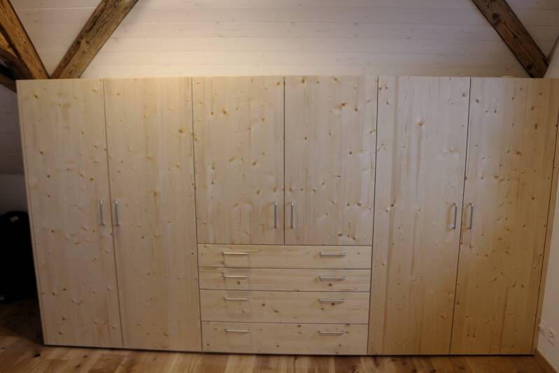 schrank_02-standard.jpg