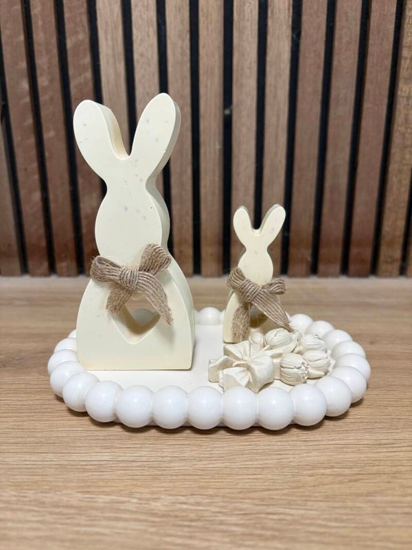 Elegant konijntjes duo op schaaltje