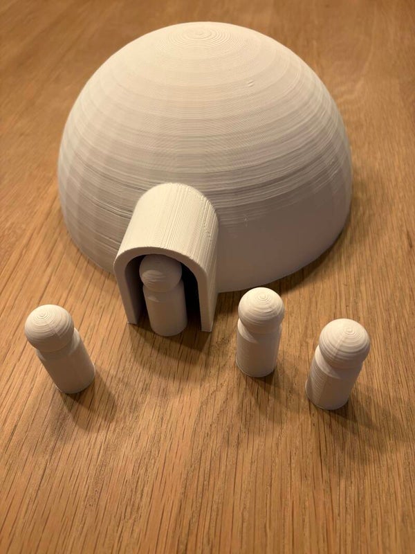 Iglo met 4 popjes