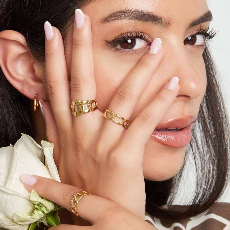 zoveel soorten ringen, allemaal nikkelvrij. Mix and match je eigen ringparty. Ringen op maat, verstelbare ringen, ringen met gekleurde stenen goud en zilverkleurig