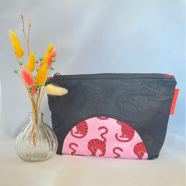 Ritstasje -Tiger down-