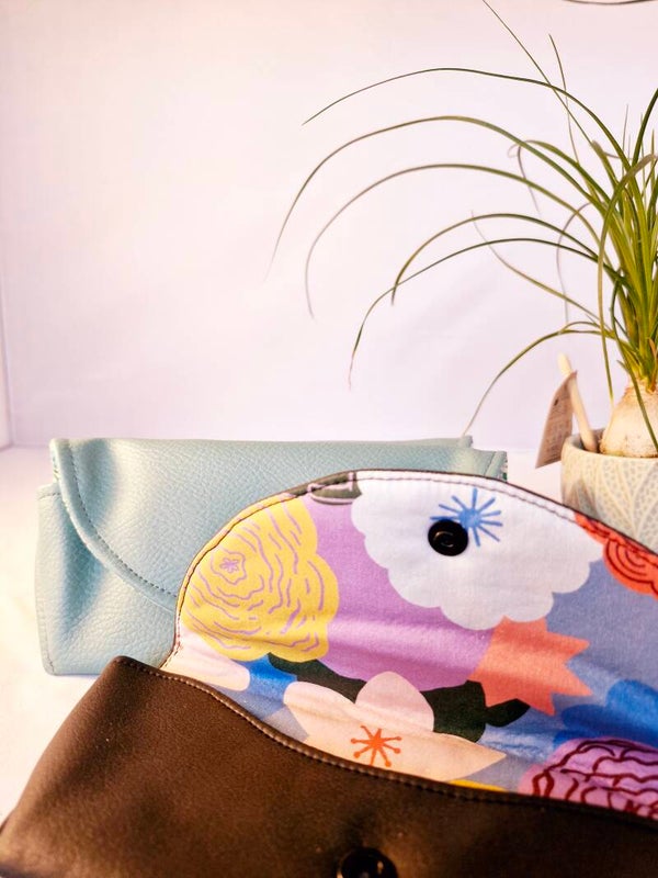 brillendoos -bloemen zwart-