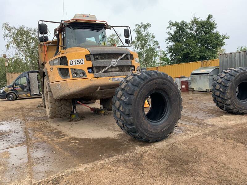 Our daily job, help our customers quick and safely. High speed service!