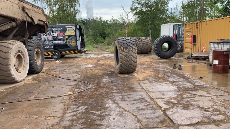 Our daily job, help our customers quick and safely. High speed service!