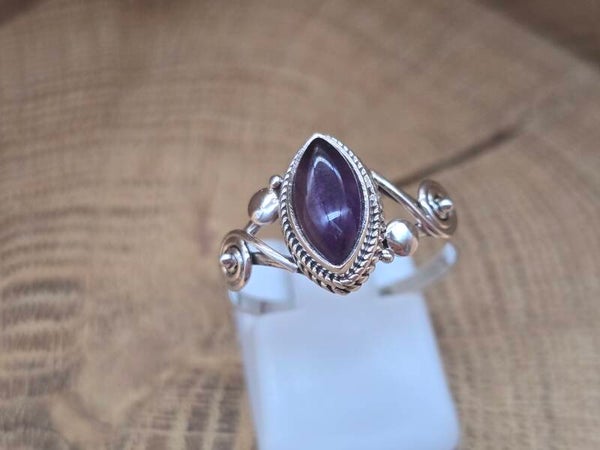 925 zilveren ring met Amethist maat 15.5